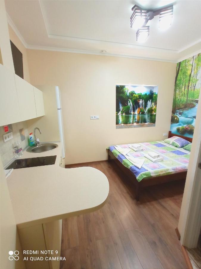 Garden Love On Deribasovskaya Odessa Ngoại thất bức ảnh