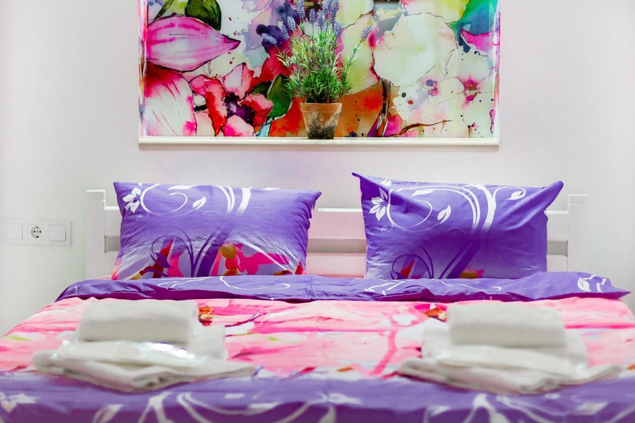 Garden Love On Deribasovskaya Odessa Ngoại thất bức ảnh